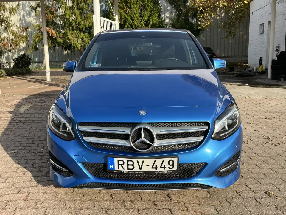 Mercedes-Benz B180d AMG Line
