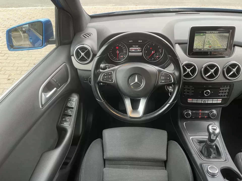Mercedes-Benz B180d AMG Line